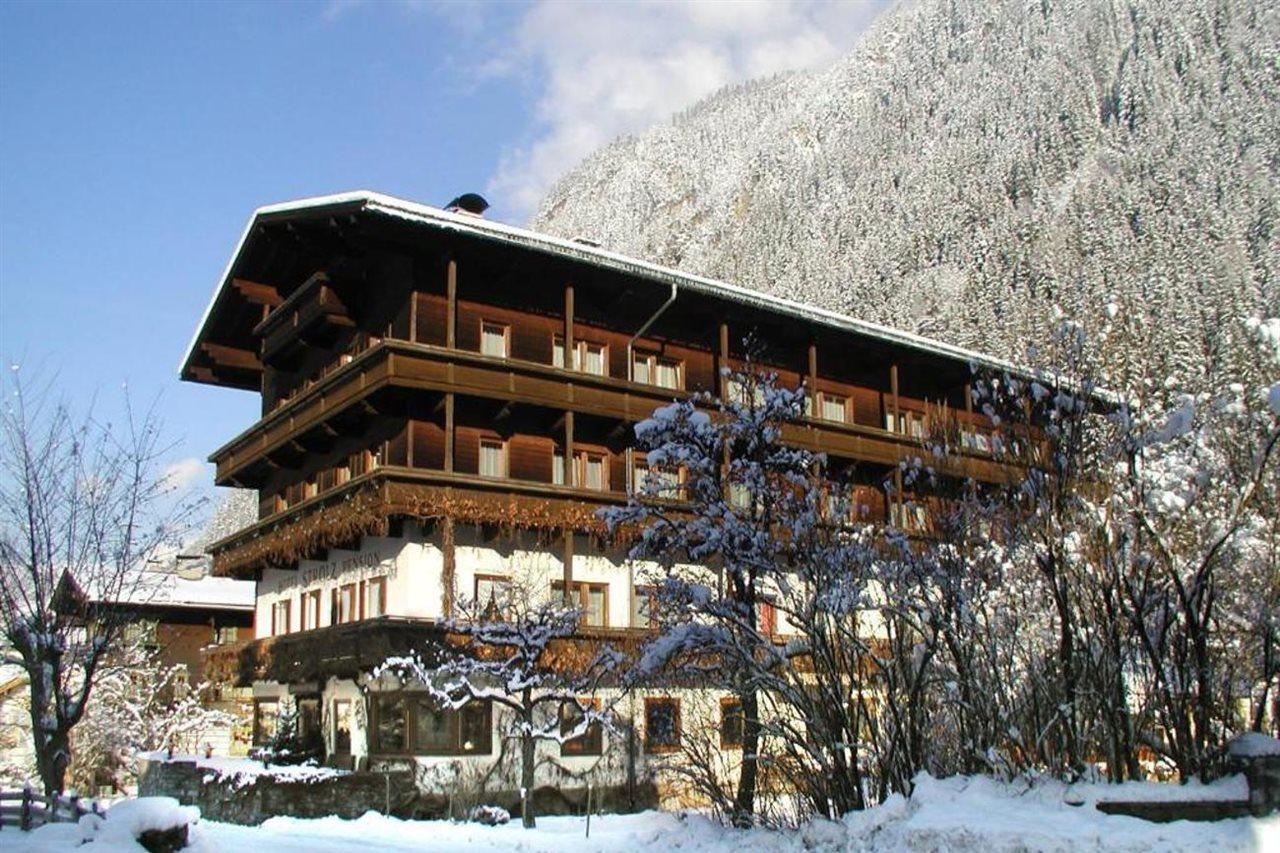 Hotel-Pension Strolz Mayrhofen Exterior foto