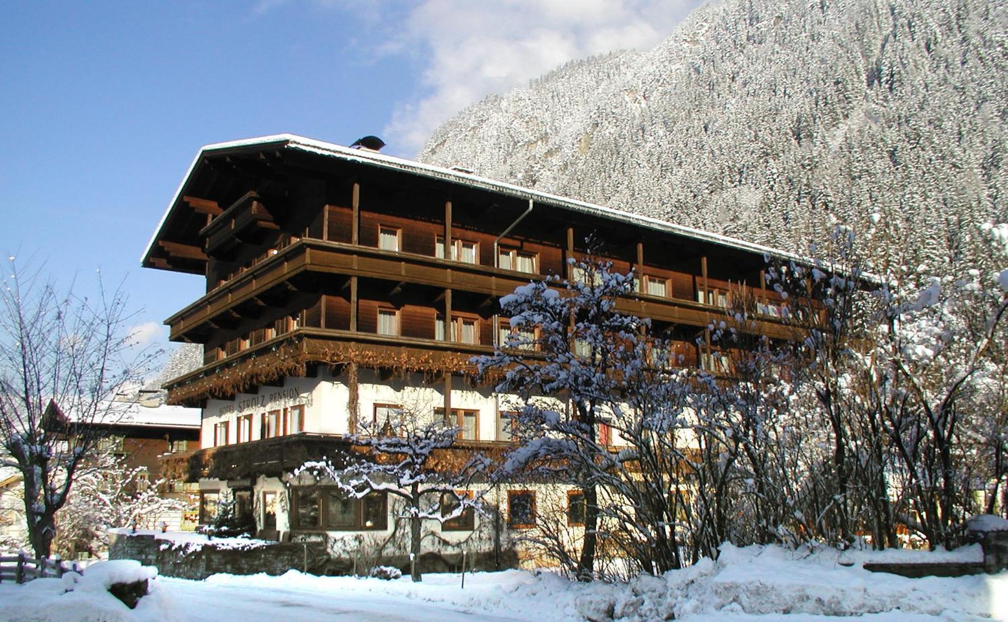 Hotel-Pension Strolz Mayrhofen Exterior foto