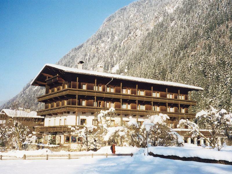 Hotel-Pension Strolz Mayrhofen Exterior foto
