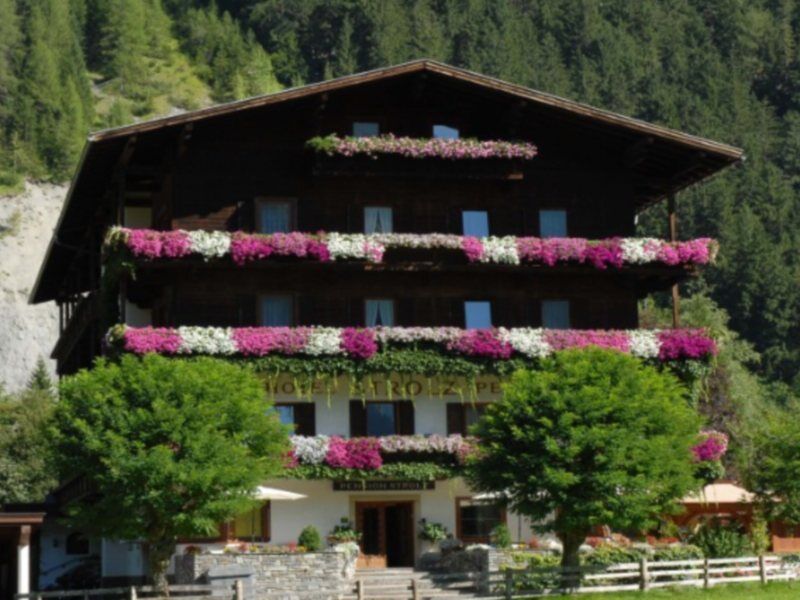Hotel-Pension Strolz Mayrhofen Exterior foto
